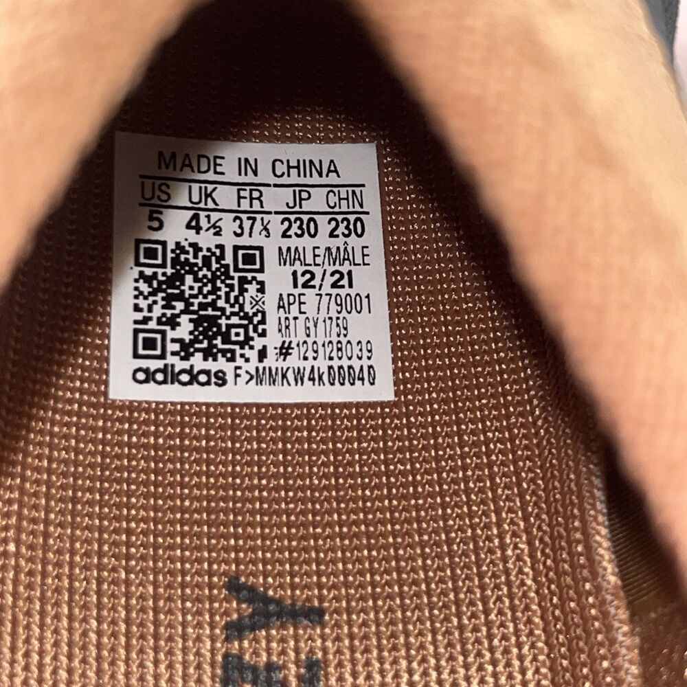 Size 5 - adidas Yeezy Knit Runner Stone Carbon - Picture 6 of 9